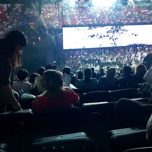 Meet your Posher, Nicole